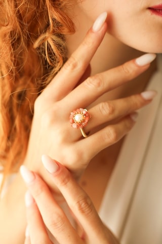 Anillo - Perla cultivada y ágatas.