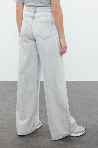 Vaquero wide leg de tiro alto - Gris claro