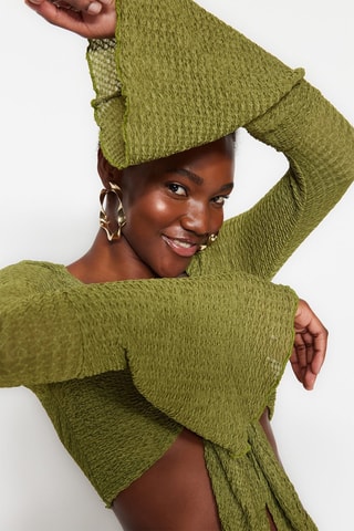 Crop top y falda asimétrica de talle alto - Caqui