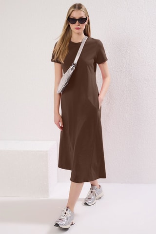 Vestido médio - Castanho