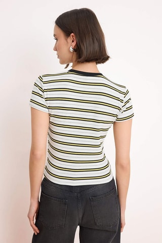 Camiseta - Blanco y amarillo