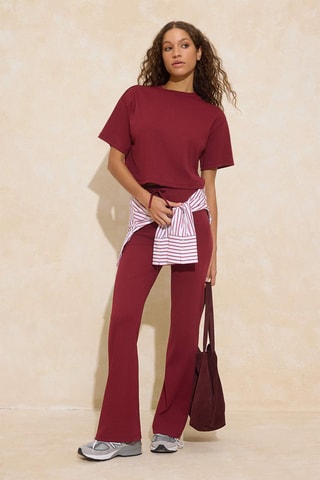 Camiseta y pantalón recto - Burdeos