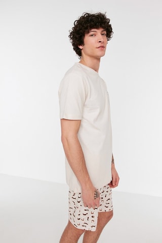 Camiseta y bermudas - Beige