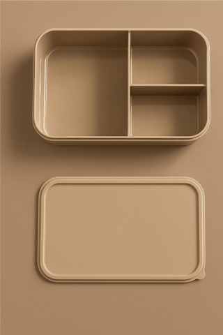 2 lunch boxs - 13 x 19 x 5 / 13 x 19 x 6 cm