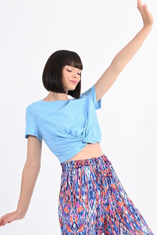 Camiseta cropped - Celeste