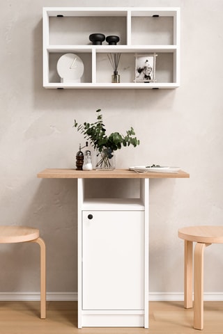Table à manger et étagère