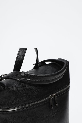 Mochila de couro Livia - Preto e dourado