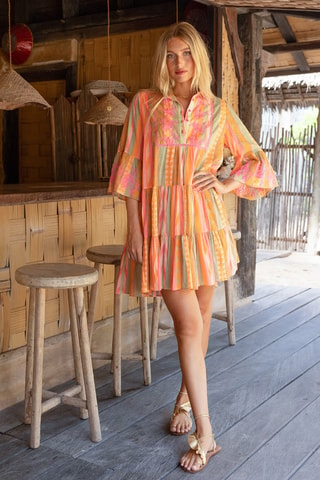Vestido curto - Branco, laranja e verde