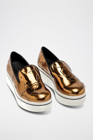 Slip-on com plataforma - Acobreado - Branco e preto