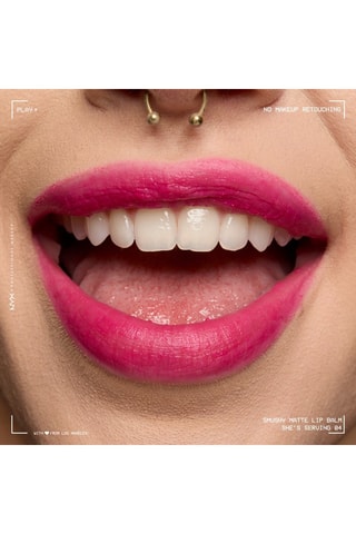 Bálsamo labial mate vegano Smushy - Shes Srvin - 8 ml