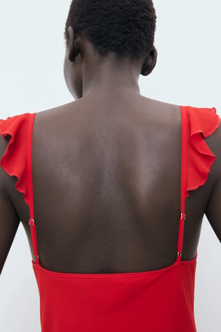 Robe midi avec encolure à volants - Rouge