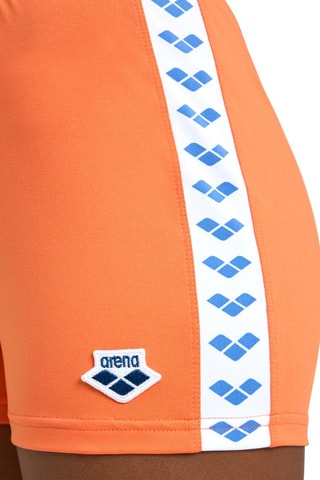 Short. Oranje