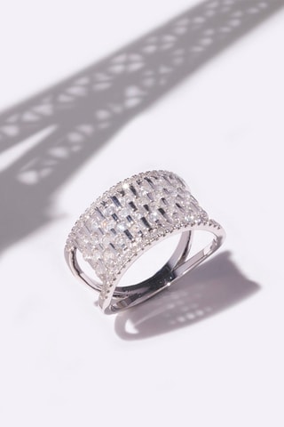 Bague 
Or blanc et diamants