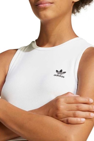 Camiseta Classic Essentials - Blanco