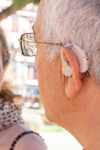 2 amplificateurs de son rétro auriculaires avec accessoires - 8 produits