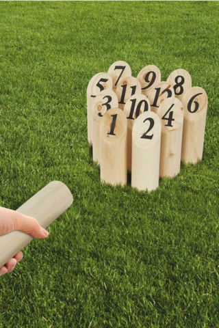 Gioco di birilli nordici in pino