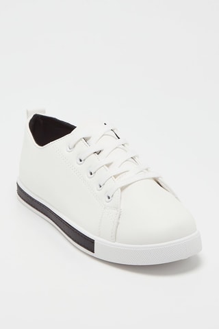 Sneakers 
Wit en Zwart