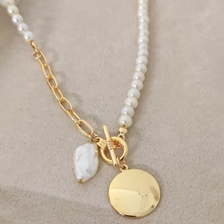 Collana medaglione - Ottone placcato oro e perle