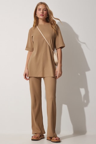 T-shirt e pantaloni wide legs - Marrone