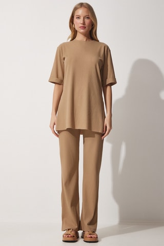 T-shirt e pantaloni wide legs - Marrone