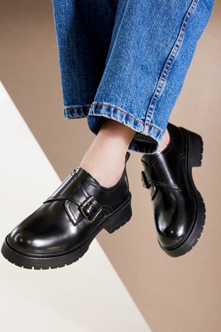 Derbies de piel de tacón Izia  - Negro