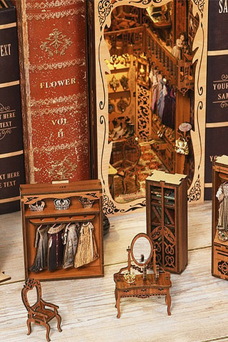 Puzzle 3D book nook in legno La Garde-robe de la Duchesse - 241 pezzi - Da 14 anni