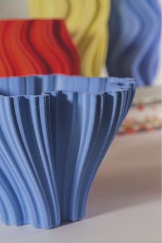 Centro de mesa de porcelana Corolla - 29 ×19 x 29 cm - Azul cobalto