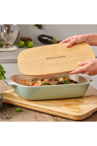 Travessa de forno em cerâmica com tampa - 42,1 x 38,3 x 27,8 cm - KitchenAid