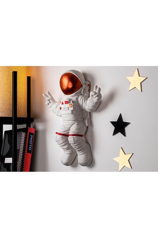 Adorno mural Peace Sign Astronaut 3 - Blanco y marrón - 35 x 47 x 10 cm