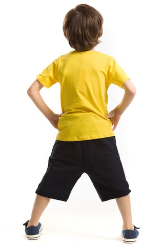 Camiseta y bermudas - Amarillo y azul marino