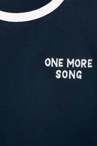 T-shirt brodé avec col contrastant - Bleu marine
