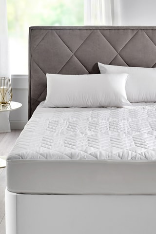 Protège-matelas matelassé à triple barrière respirante