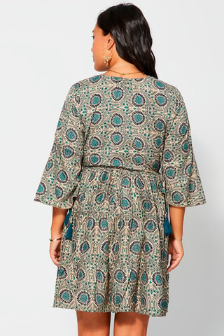 Vestido avolantado recto - Beige y azul marino