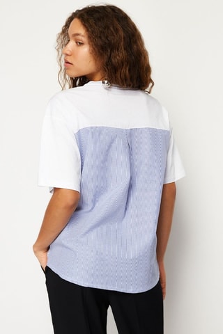 Top - Branco - Branco e azul