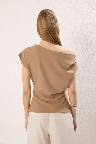 Top - Bege