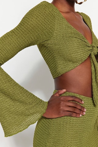Crop top e saia assimétrica de cintura subida - Caqui - Verde