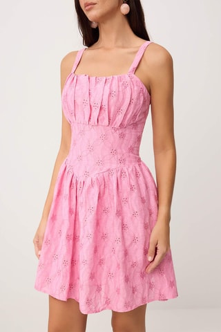 Vestido patinadora em bordado inglês - Rosa