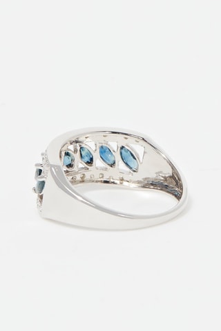 Anillo Saphir Diagonal - Oro blanco, diamantes y zafiros