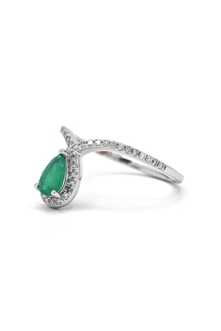 Anillo Vienna - Oro blanco, diamantes y esmeralda