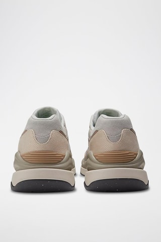 Sneakers in pelle scamosciata 5740 - Beige e bianco