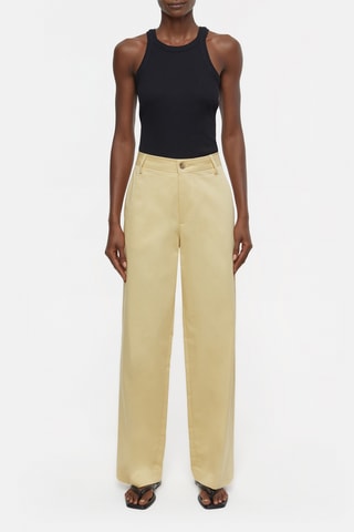Pantalón straight. - Amarillo