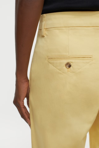 Pantalón straight. - Amarillo