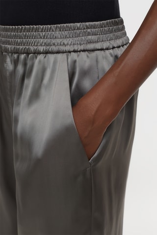 Pantalón straight. - Gris