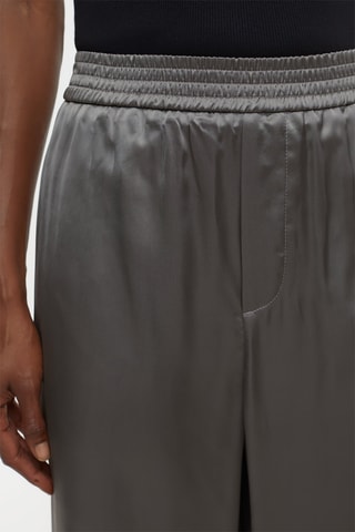 Pantalón straight. - Gris