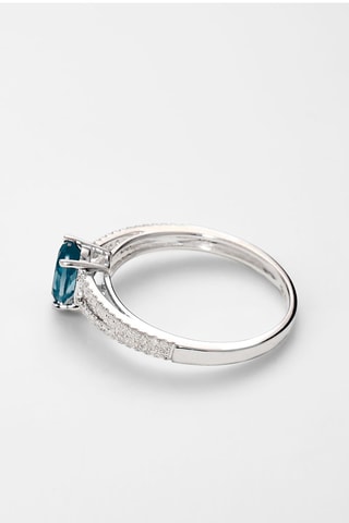 Anillo Titiana - Oro blanco, diamantes y topacio azul de Londres