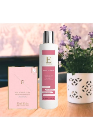 Estuche con Rose Blossom y ácido hialurónico - 2 productos