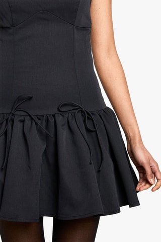 Jurk met lage taille - Zwart