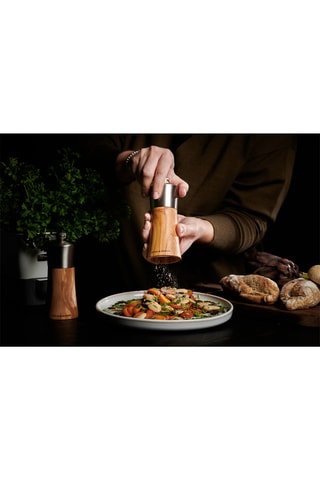 Molinillo de sal de madera de olivo y acero inoxidable Bromley