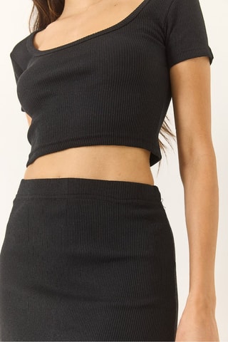 Crop top y falda de tubo de talle alto - Negro