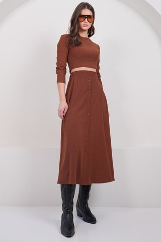 Crop top y falda larga de talle alto - Marrón